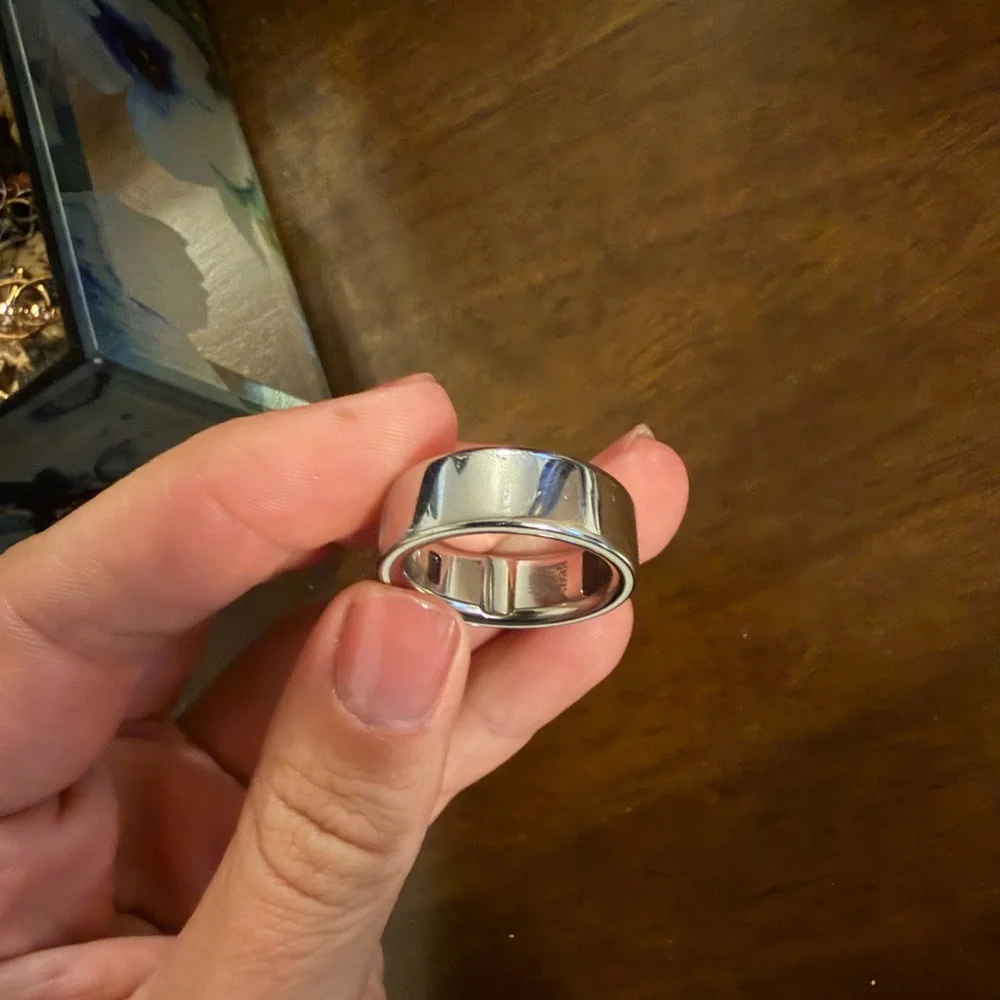 Oura Silver Wearable Ring